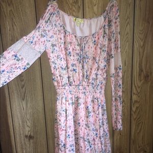 🌸 Vera Wang Pink Long Sleeved Dress 🌸